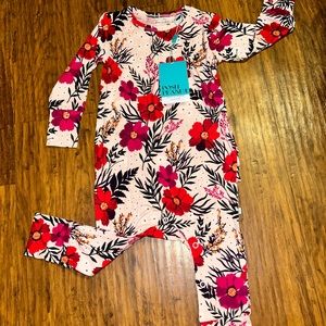 Posh Peanut *NWT* Chloe ruffled romper